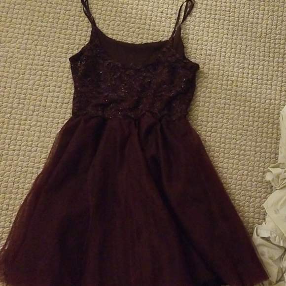 Maroon Dress - Picture 2 of 4